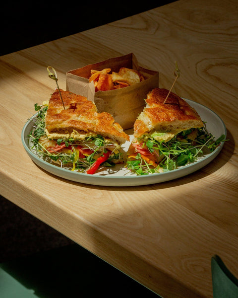 We're Hiring! Prep & Line Cook (with Dish Support) Full-Time / ¡Estamos contratando! Cocinero/a de preparación y línea (con apoyo en lavado de platos) Tiempo completo